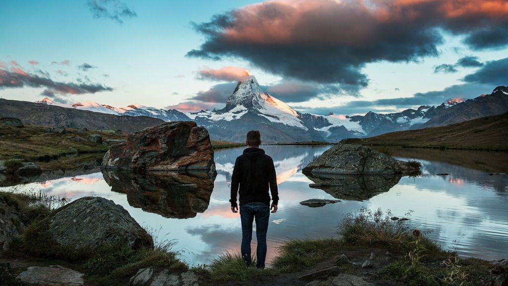 Edinburgh based sport psychologist and performance coach, working with people to overcome their anxiety and demons and become more confident and perform at their best.